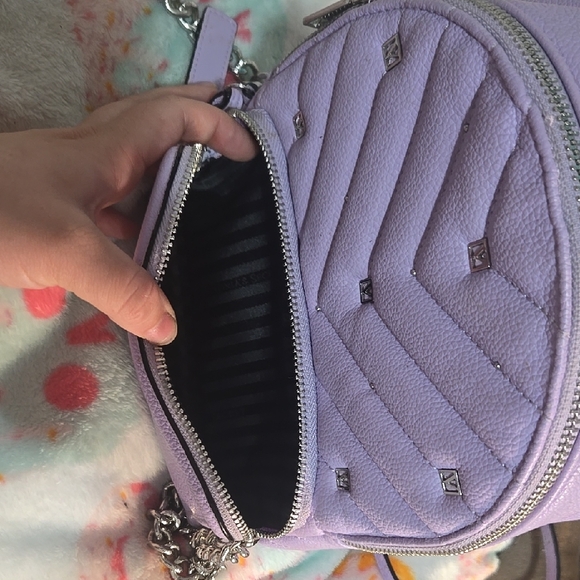 Victoria's Secret/Lavender Quilted Backpack with Chain Detail - Picture 6 of 8
